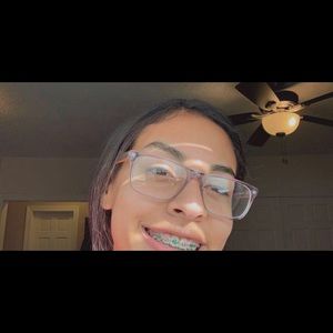 Meet your Posher, Zelyah